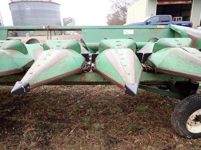 Image of John Deere 843 equipment image 3