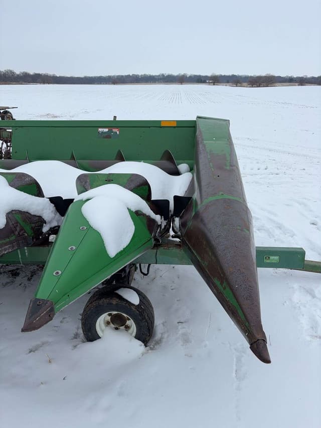 Image of John Deere 843 equipment image 3