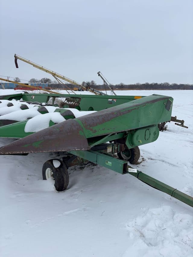 Image of John Deere 843 equipment image 2