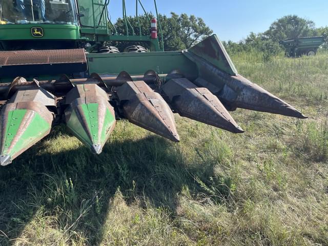 Image of John Deere 843 equipment image 1