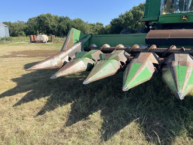 Image of John Deere 843 equipment image 2