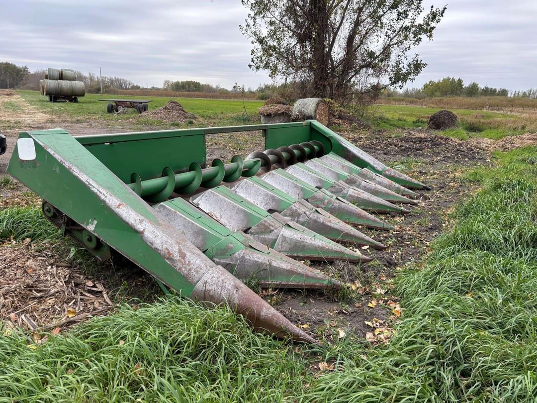 Image of John Deere 843 Primary image