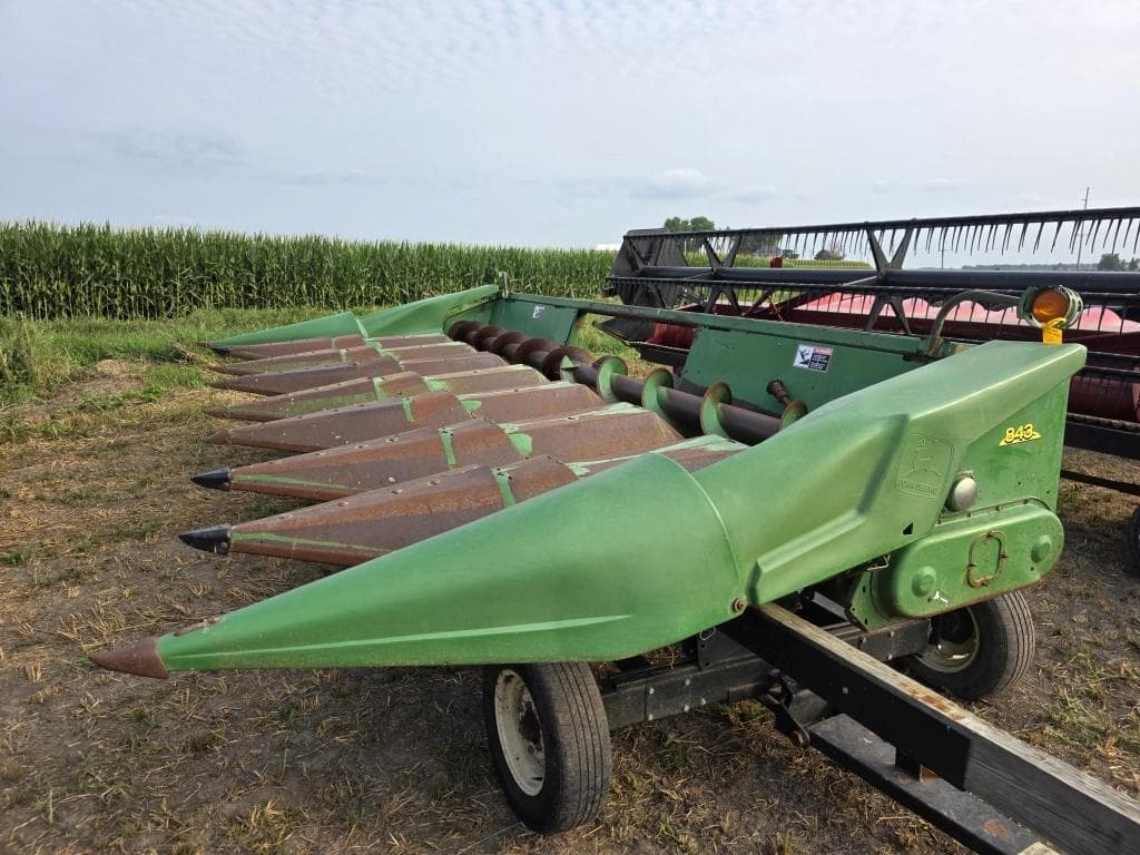 Image of John Deere 843 Primary image