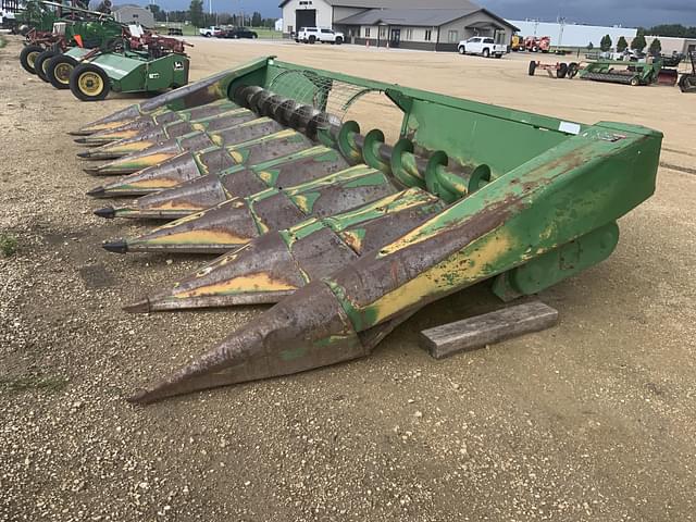Image of John Deere 843 equipment image 4