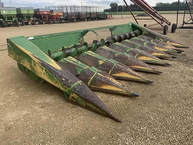 Image of John Deere 843 equipment image 1