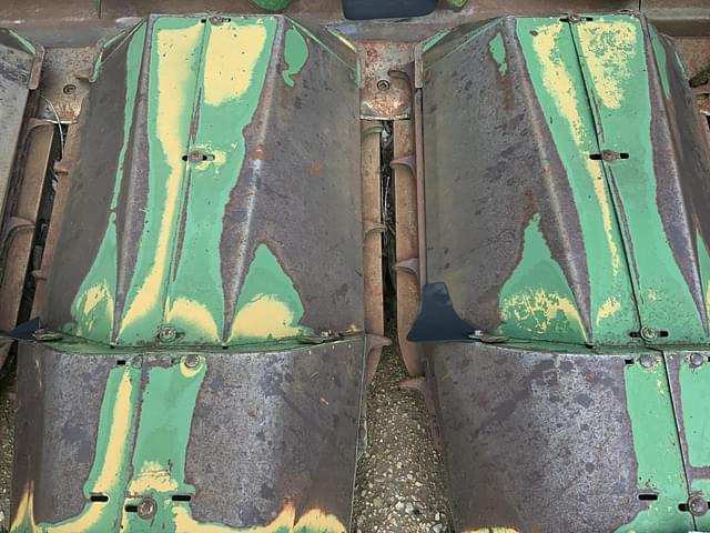 Image of John Deere 843 equipment image 3