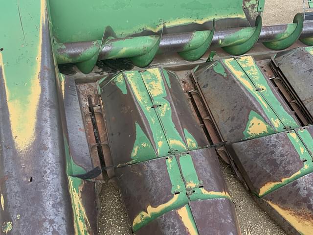 Image of John Deere 843 equipment image 2