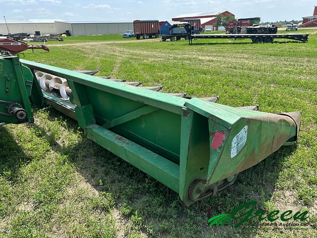 Image of John Deere 843 equipment image 4