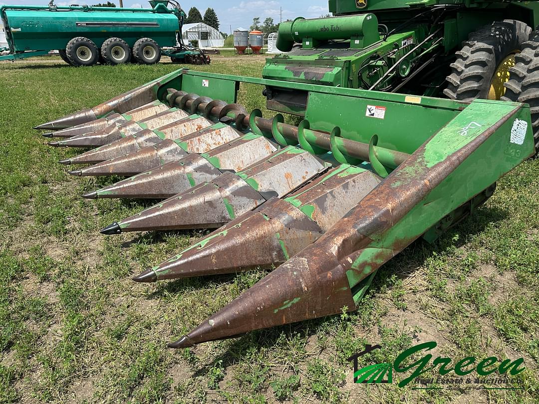 Image of John Deere 843 Primary image