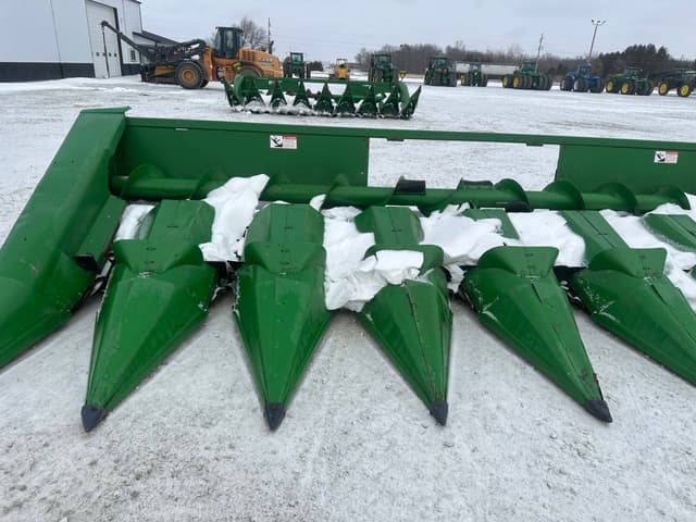 Image of John Deere 843 equipment image 3