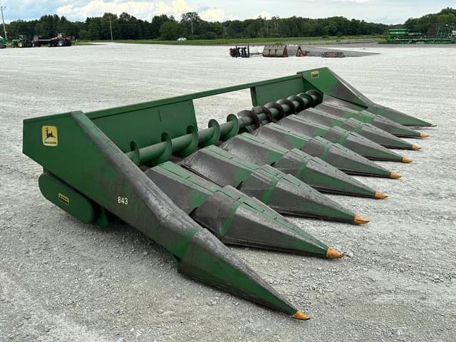 Image of John Deere 843 equipment image 4
