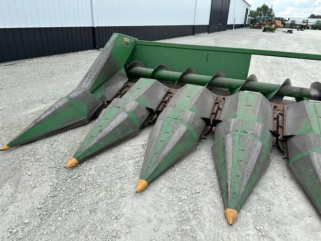 Image of John Deere 843 equipment image 3