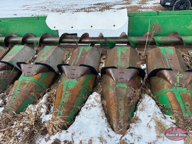 Image of John Deere 843 equipment image 2