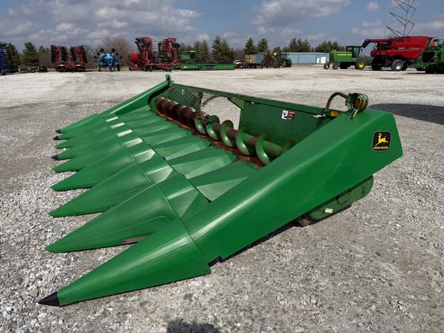 Image of John Deere 843 equipment image 1