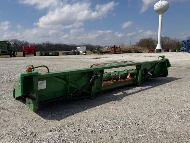 Image of John Deere 843 equipment image 4