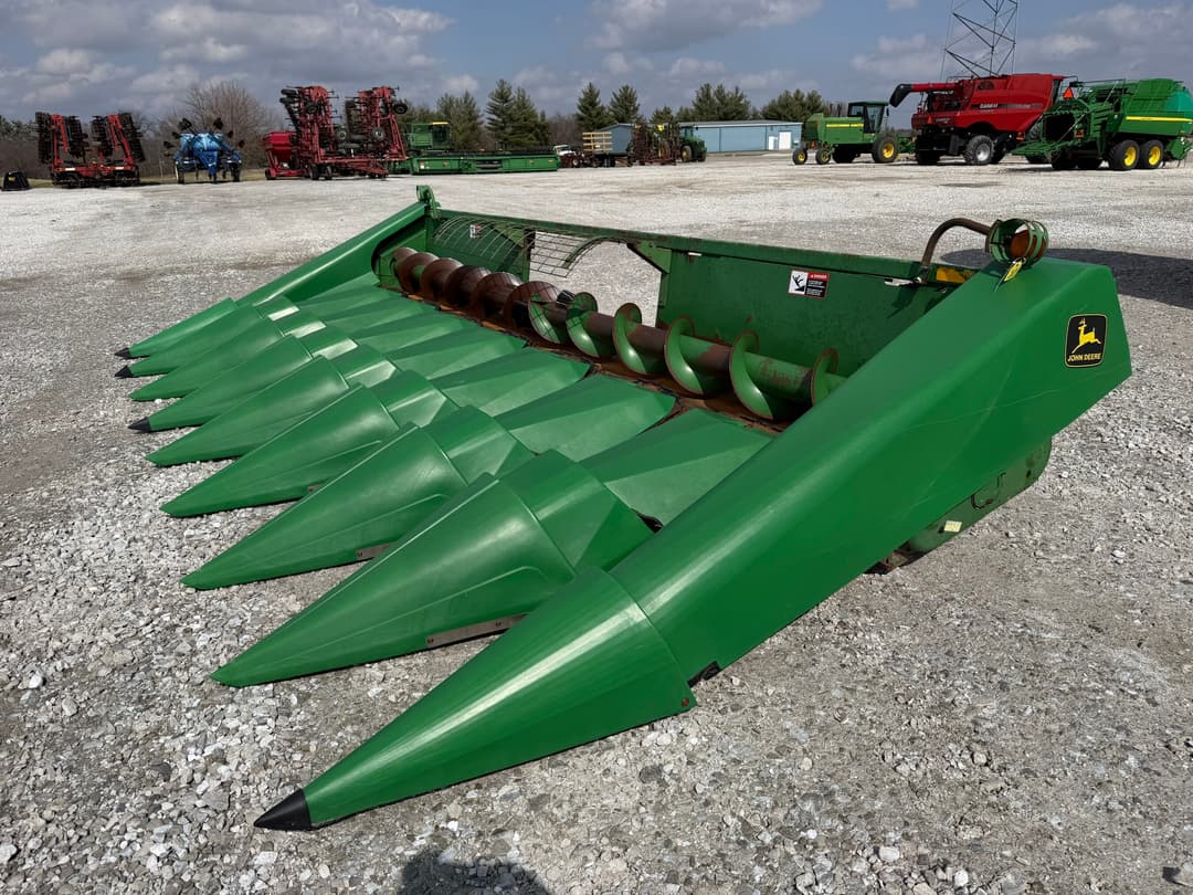 Image of John Deere 843 Primary image