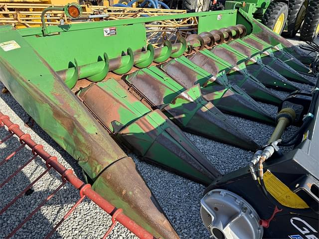 Image of John Deere 843 equipment image 1