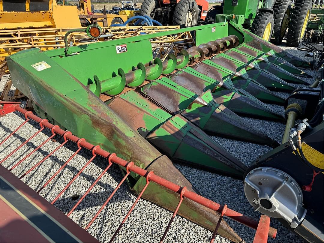 Image of John Deere 843 Primary image