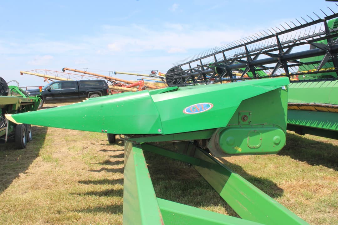 Image of John Deere 843 Primary image