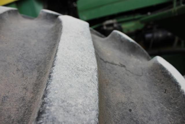 Image of John Deere 8430 equipment image 2