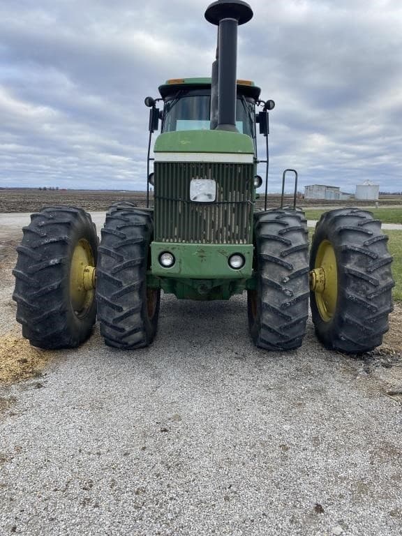 Image of John Deere 8430 equipment image 1