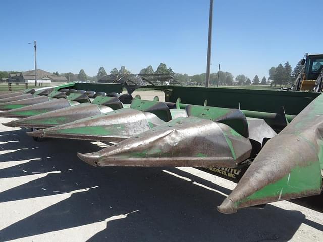 Image of John Deere 844 equipment image 3