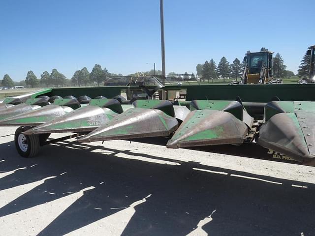 Image of John Deere 844 equipment image 4