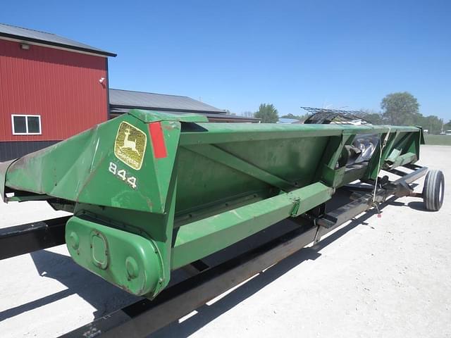 Image of John Deere 844 equipment image 1