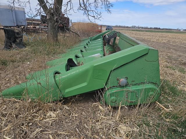 Image of John Deere 844 equipment image 3