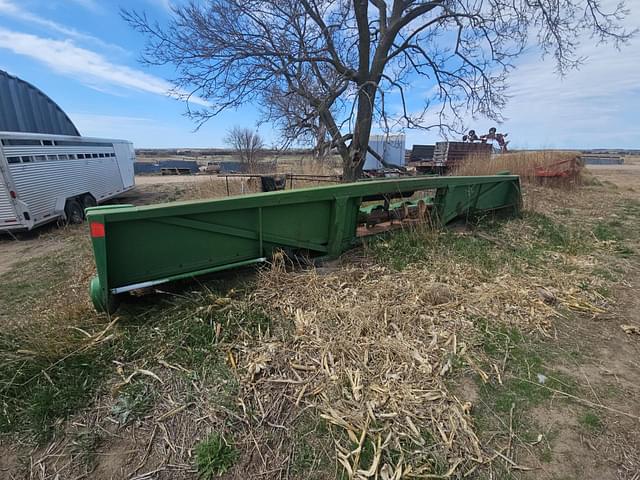 Image of John Deere 844 equipment image 4