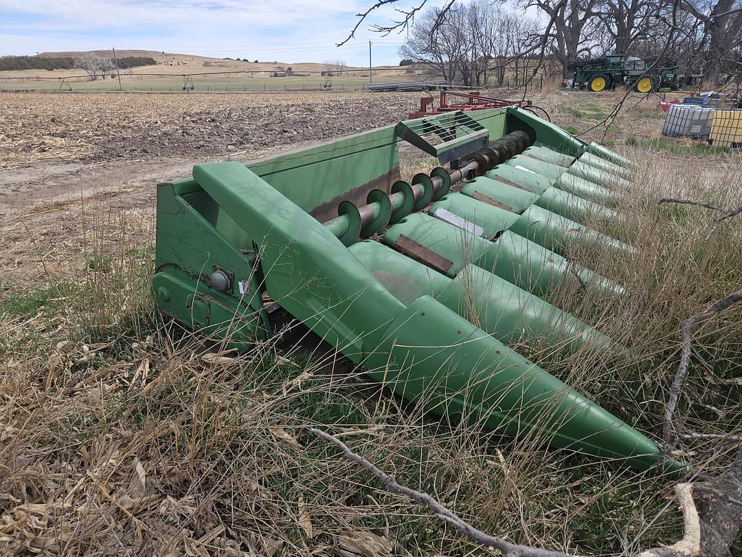 Image of John Deere 844 Primary image