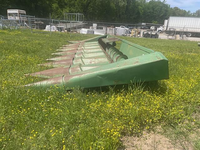 Image of John Deere 844 equipment image 2