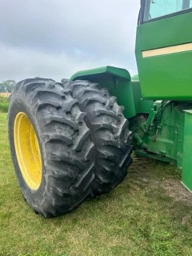 Image of John Deere 8440 equipment image 3