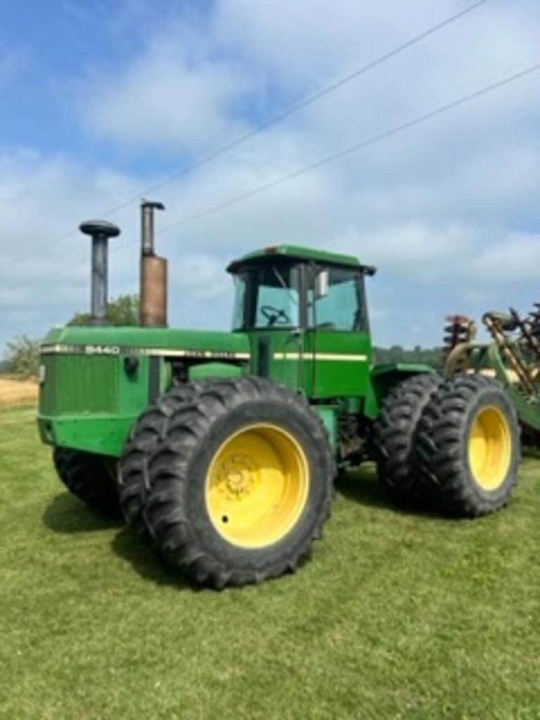 Image of John Deere 8440 Primary image
