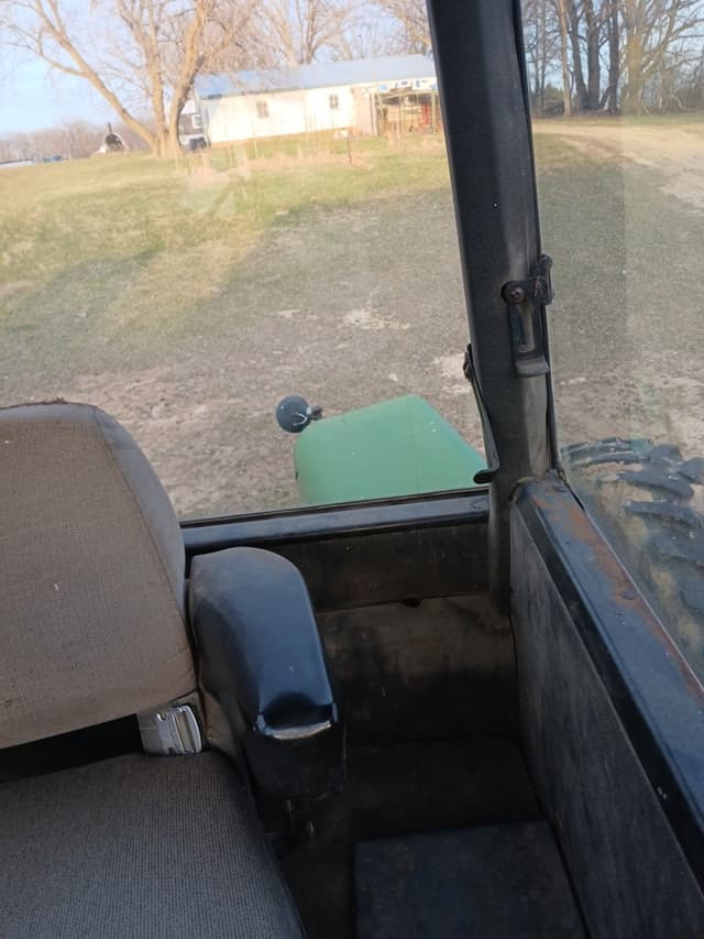 Image of John Deere 8440 equipment image 3