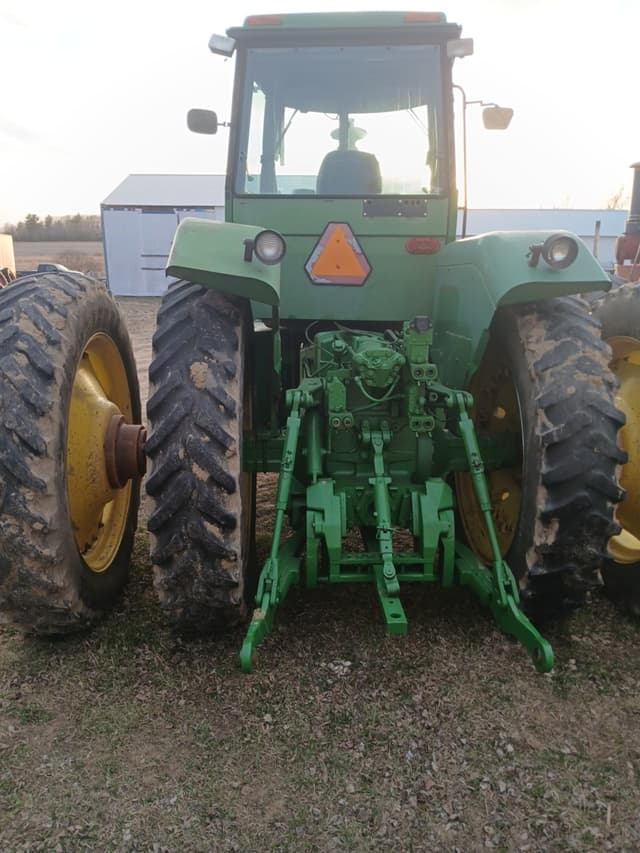 Image of John Deere 8440 equipment image 4