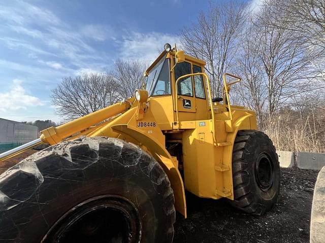 Image of John Deere 844 equipment image 1
