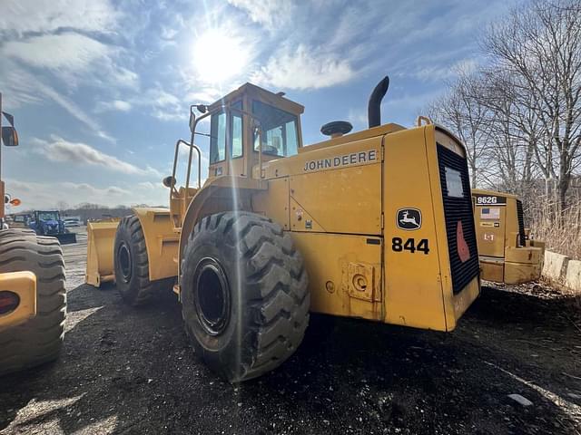 Image of John Deere 844 equipment image 3