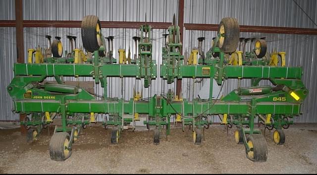 Image of John Deere 845 equipment image 1