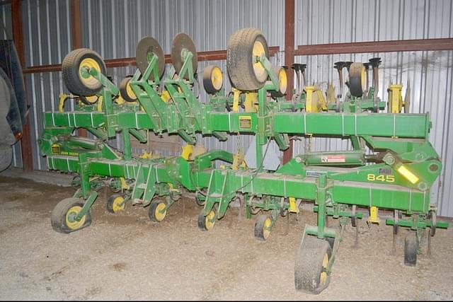 Image of John Deere 845 equipment image 4