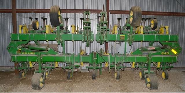 Image of John Deere 845 equipment image 2