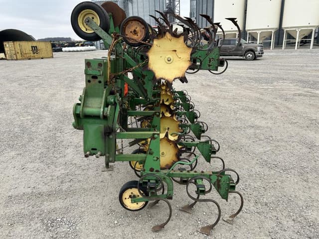 Image of John Deere 845 equipment image 3