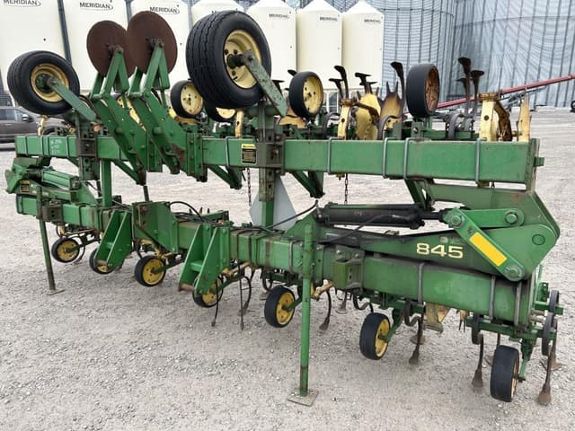 Image of John Deere 845 equipment image 2
