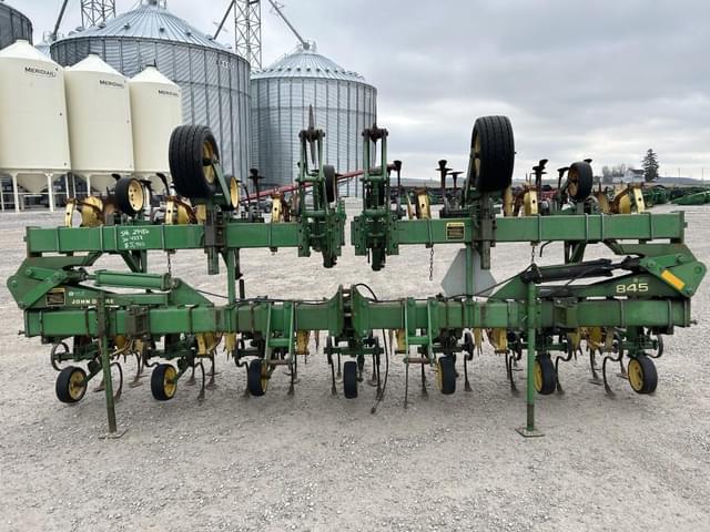 Image of John Deere 845 equipment image 1