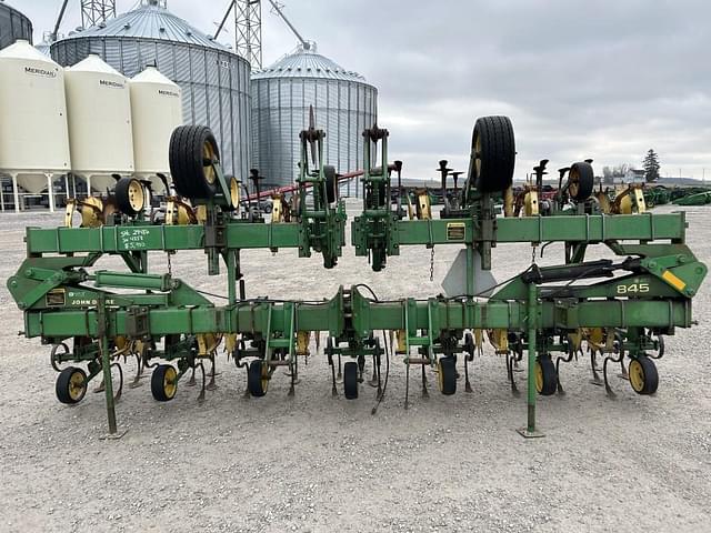 Image of John Deere 845 equipment image 1