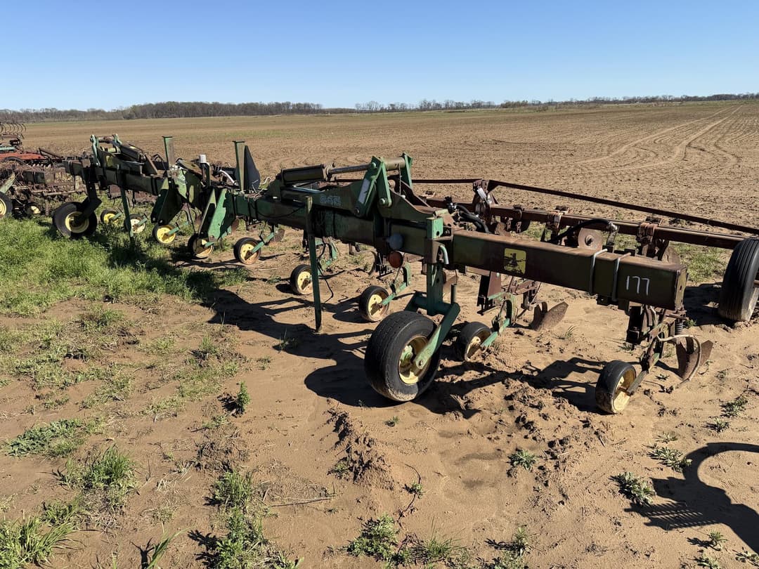 Image of John Deere 845 Primary image