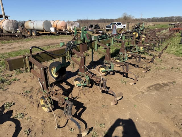 Image of John Deere 845 equipment image 3