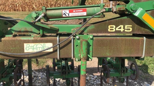 Image of John Deere 845 equipment image 4