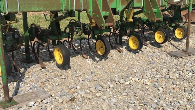 Image of John Deere 845 equipment image 2