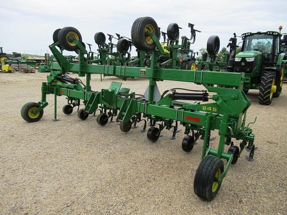 Image of John Deere 845 equipment image 2